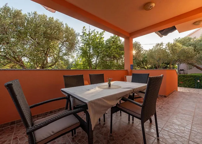 Dora&borna Apartamento *