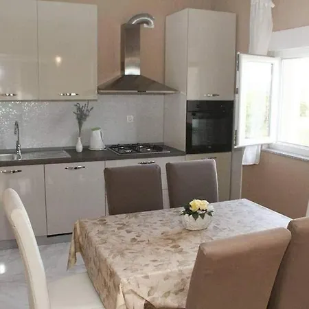 Apartment Dora&borna