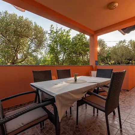 Dora&borna Lägenhet *