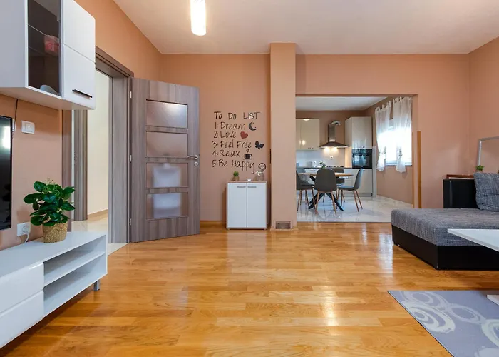 Dora&borna Lägenhet Sukošan